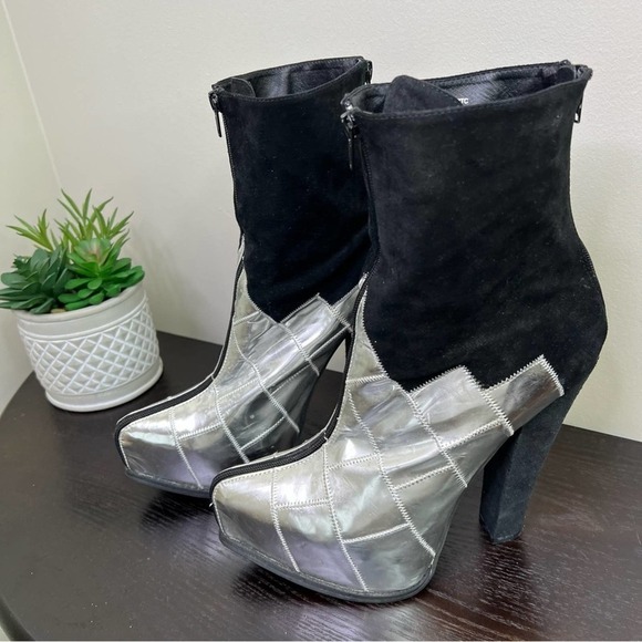 Jeffrey Campbell, black and silver platform boot size 10 # 002 - Picture 2 of 13